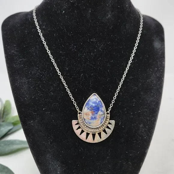 AMERICAN EAGLE Stone Pendant Necklace - Picture 2 of 8